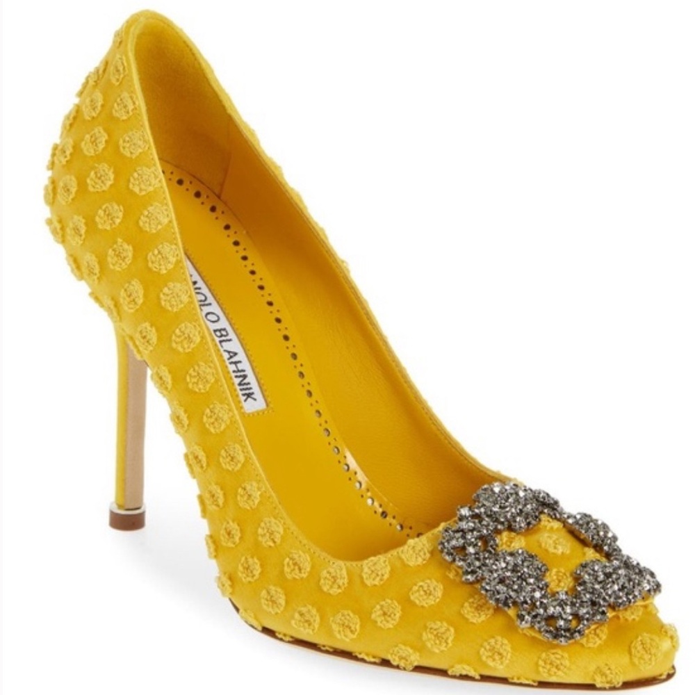 MANOLO BLAHNIK • Hangisi Satin Pumps in Yellow Satin Pom Size 37.5 EU